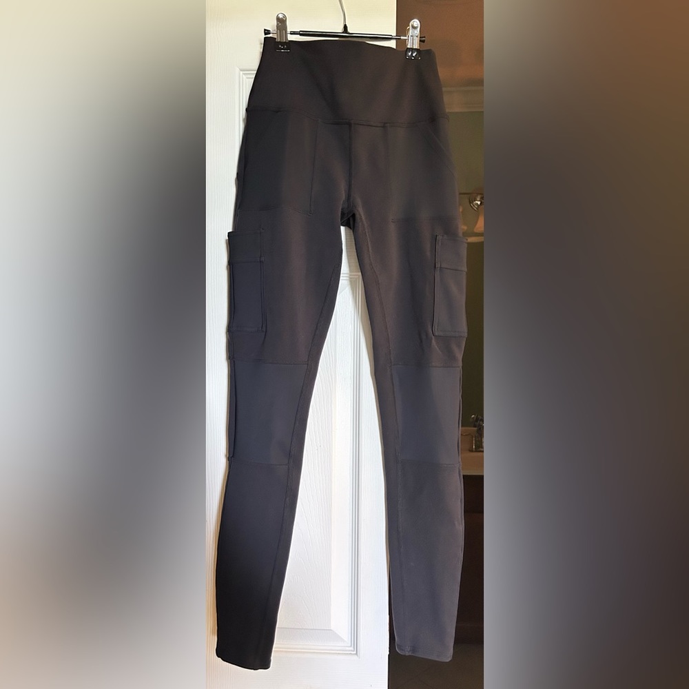 ALO High Waist Cargo Legging